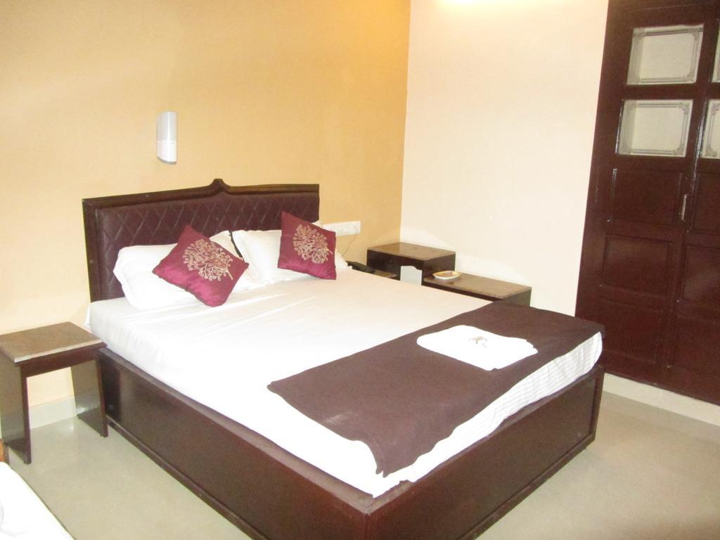 All Seasons Guest House Thiruvananthapuram Exterior photo